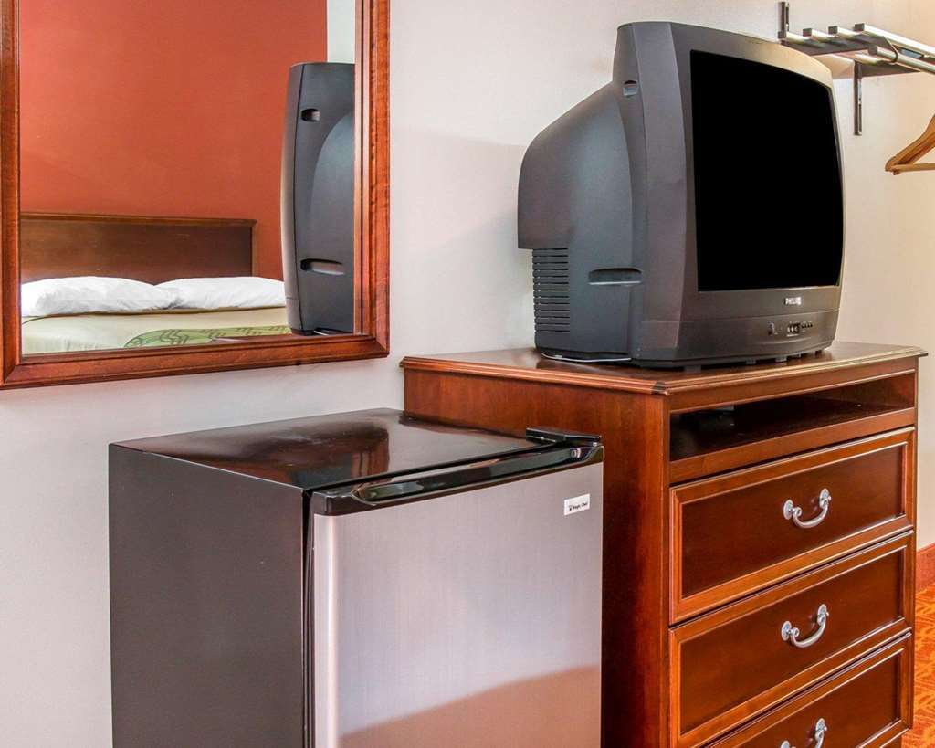 Econo Lodge Cadillac By Choice Habitación foto